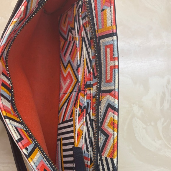Tory Burch Vibrant Geometric Pattern Clutch - Picture 4 of 5